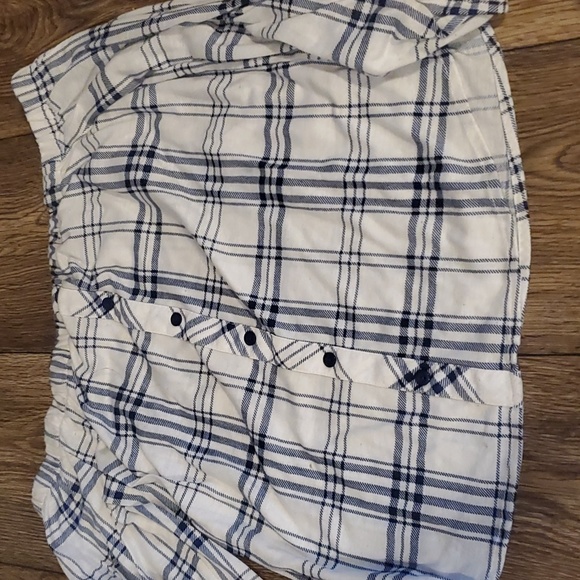 Plaid top - Picture 3 of 3